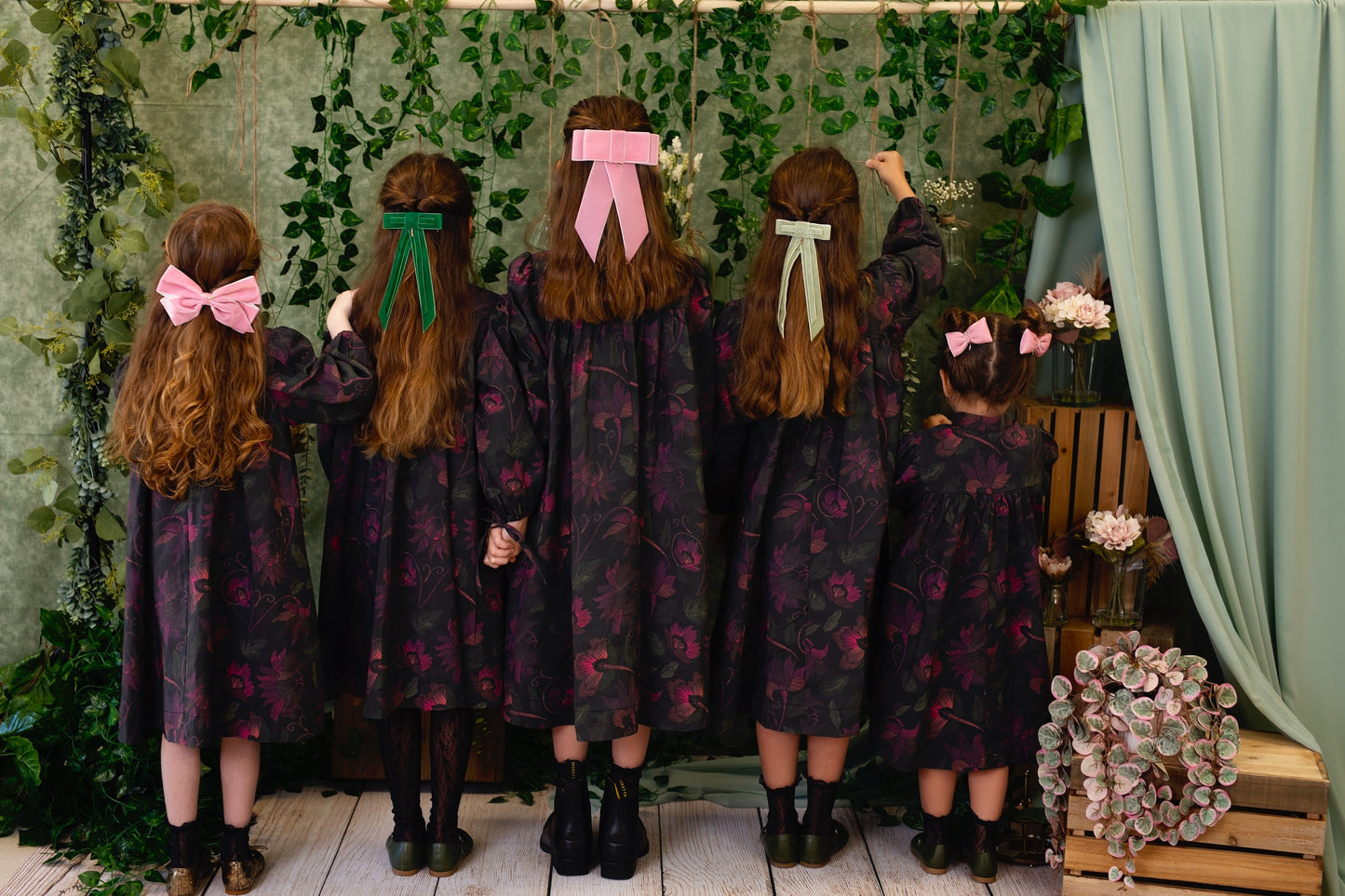 Dahlia Velvet Clip - Taupe