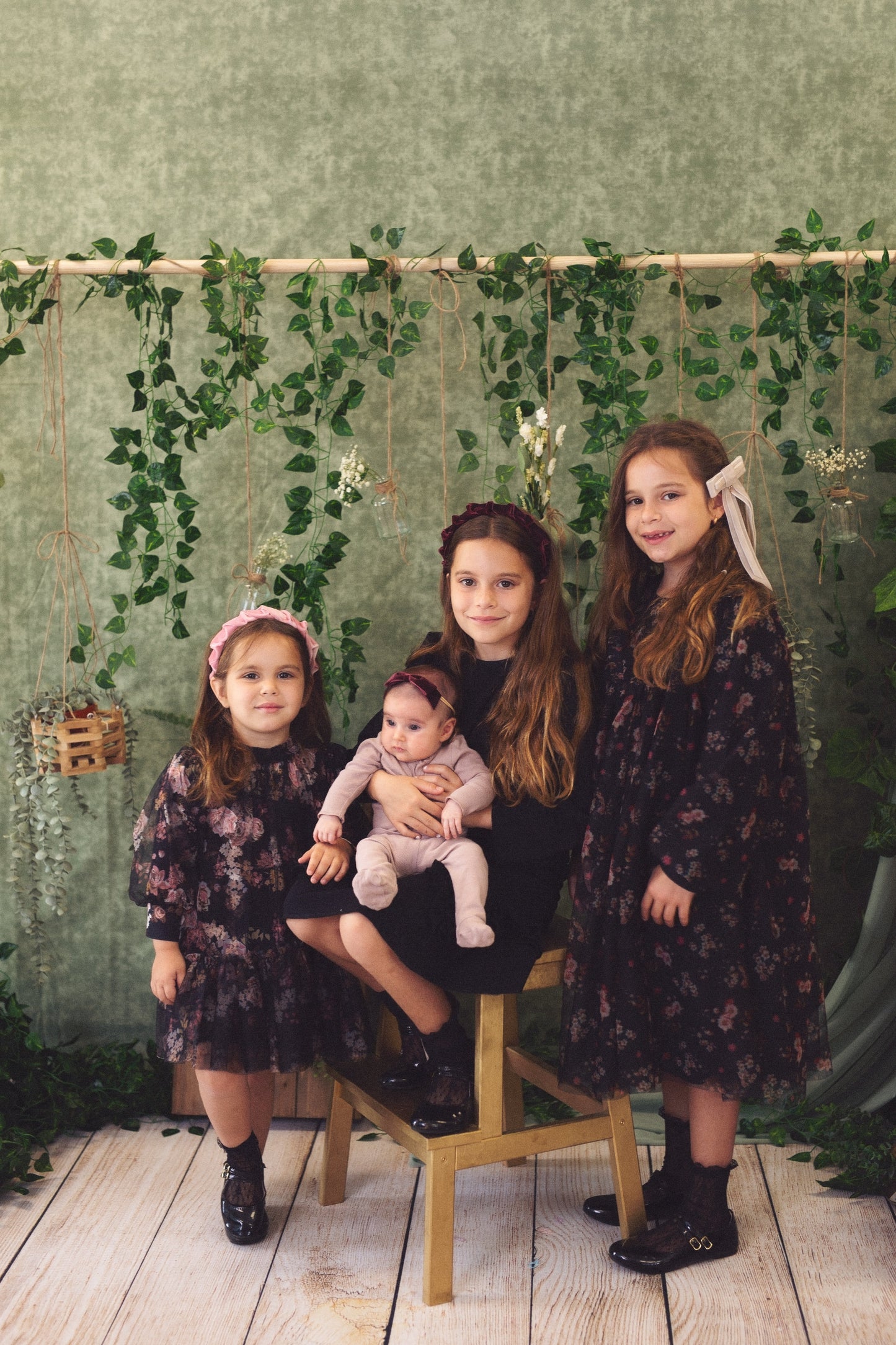 Rebecca Velvet Clip - Baby Pink