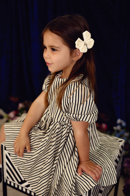 Tendu Butterfly Velvet Clip - White